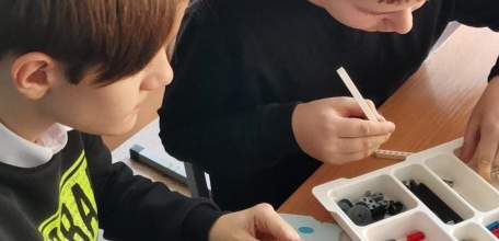 Елецкие школьники конструируют роботов и создают игры