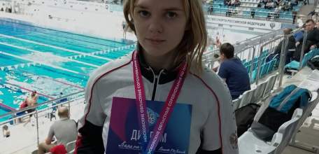 Студентка ЕГУ им. И.А. Бунина успешно выступила на Всероссийских соревнованиях по плаванию "RUZA-CUP - 2023"
