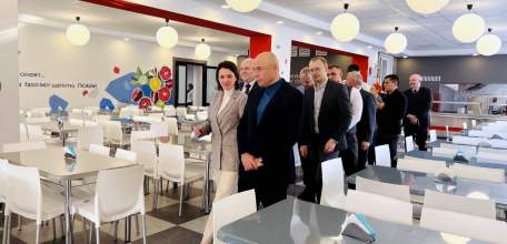 Игорь Артамонов посетил отремонтированный лицей №5 в Ельце