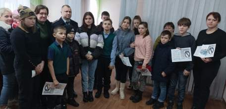 Полицейские Елецкого ЛО МВД России на транспорте совместно с работниками «Центра социальной защиты населения по городу Ельцу» провели профилактическую акцию