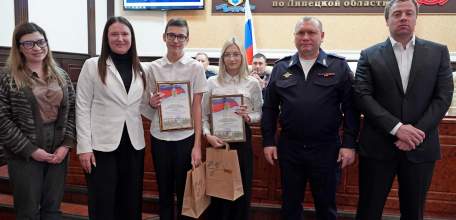 Школьники из Ельца помогли пожилой женщине вернуться домой