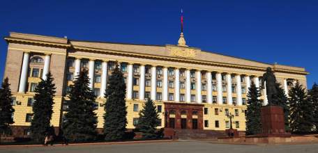 Игорь Артамонов распорядился выплатить по 10 тысяч рублей матерям и жёнам мобилизованных