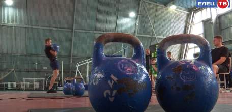 В ЕГУ им. И.А. Бунина прошли соревнования по гиревому спорту и шахматам