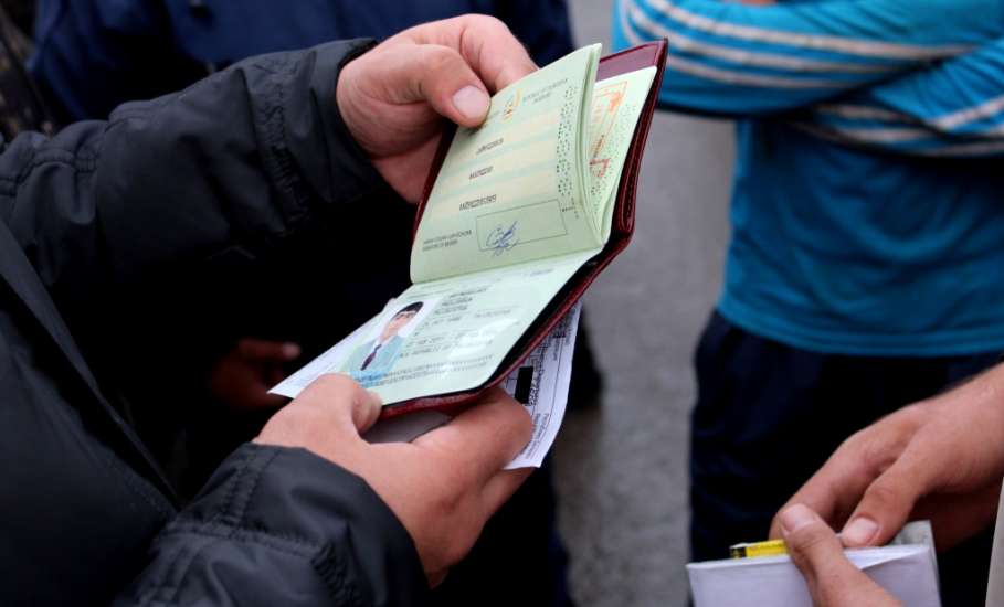 В Ельце сотрудники полиции продолжают мероприятия по выявлению фиктивной регистрации иностранных граждан