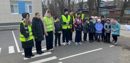 Сотрудники ГИБДД совместно с ЮИД СШ №24 провели профилактическое мероприятие по предупреждению ДТП