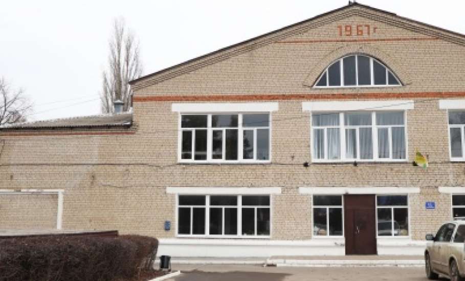 Начинается капитальный ремонт здания Дома культуры в поселке Газопровод Елецкого района
