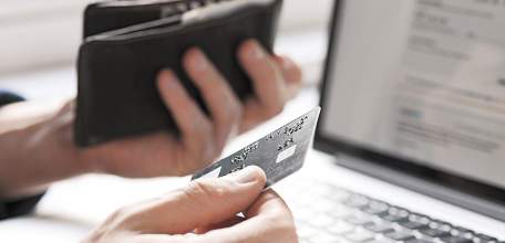 Мошенники обманули пенсионера на 440 тысяч рублей