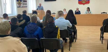 В Ельце сотрудниками полиции проведена встреча с несовершеннолетними, состоящими на профилактическом учёте