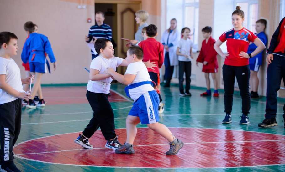 "Самбо в школу" для елецких ребят