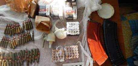 В Липецкой области полицейские изъяли у жителя Елецкого района 2 гранаты и 60 патронов