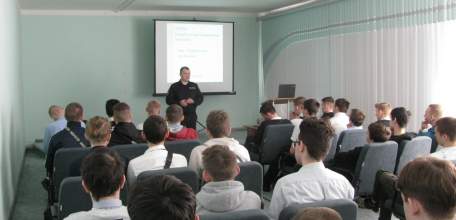 Студентам Елецкого колледжа инновационных технологий рассказали о вреде наркотиков