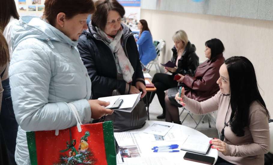 В Ельце прошел первый этап Всероссийской ярмарки трудоустройства «Работа России. Время возможностей»