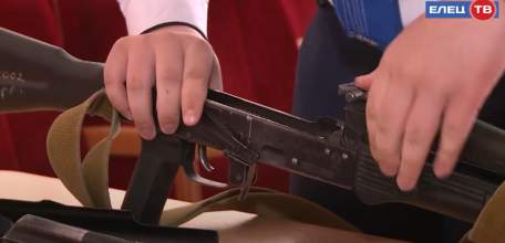 Красив в строю, силён в бою: елецкие школьники состязались в военно-спортивной игре «Зарница»