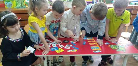 Дошкольники города Ельца продолжают познавать науку и высокие технологии на выездных мастер-классах детского технопарка "Кванториум"