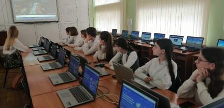 В елецкой гимназии № 97 прошел урок цифры на тему: «Город будущего: как квантовые технологии меняют нашу жизнь»