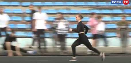 В Ельце прошла легкоатлетическая эстафета среди школьников и студентов