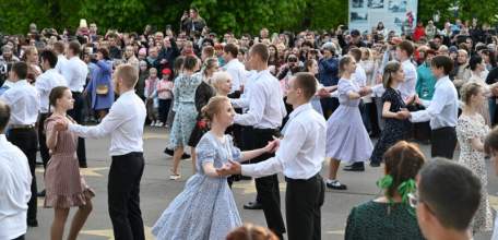 В городском парке прошёл традиционный «Вальс Победы»