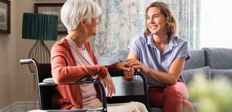 Более 40 тысяч жителей Липецкой области получают выплату по уходу за нетрудоспособными гражданами