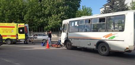 В Ельце велосипедист попал под колеса ПАЗа