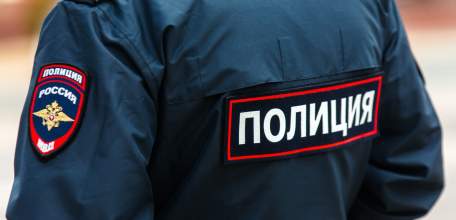 Полномочия сотрудников полиции при проникновении в жилые помещения