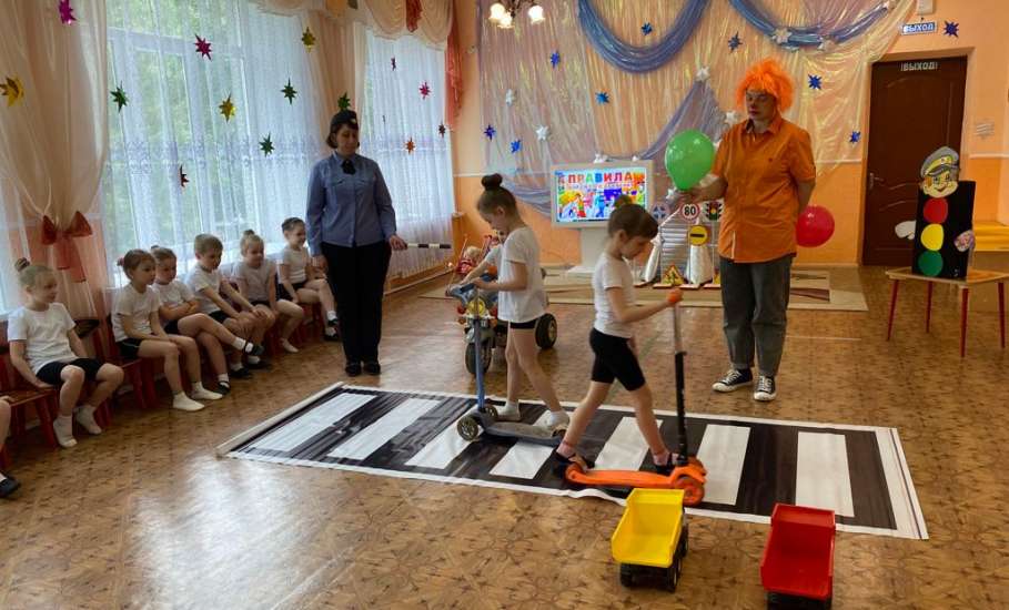 Мероприятия ГИБДД «Внимание – дети!» в детском саду №21 г. Ельца
