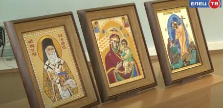 ЕГУ им. И.А. Бунина состоялось открытие выставки вышивальщицы мастерской Соловецкого монастыря