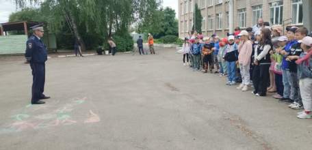 Мероприятие ГИБДД «Внимание-дети!» состоялось в пришкольном лагере средней школы №23