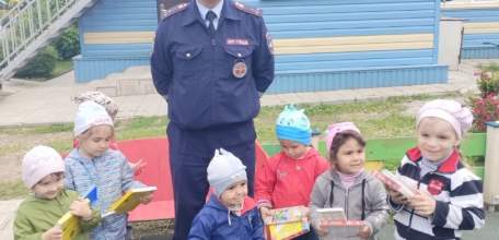 Сотрудники ГИБДД провели мероприятие «Внимание-дети!» в Елецком специализированном Доме ребёнка