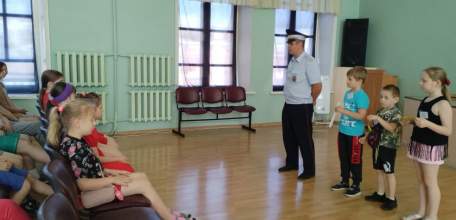 Мероприятие ГИБДД «Внимание-дети!» в оздоровительном лагере дневного пребывания "Светлячок" МАОУ ДО ДЮЦ им. Б.Г. Лесюка