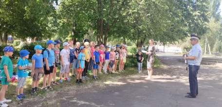 Мероприятие ГИБДД «Внимание-дети!» в пришкольном лагере школе №10 с УИОП