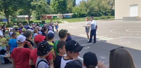 Мероприятие ГИБДД «Внимание-дети!» в пришкольном лагере школы № 24 г. Ельца