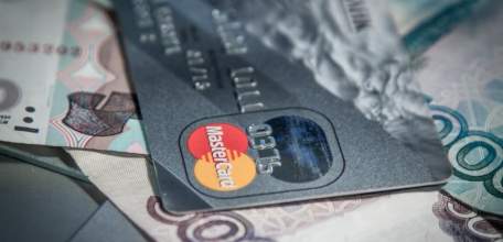 Ельчанка продавала дом и лишилась более миллиона рублей