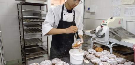 Студенты Елецкого колледжа инновационных технологий оттачивают мастерство кулинарного искусства на предприятиях региона