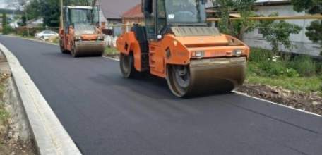 В деревне Хмелинец Елецкого района идет ремонт дороги