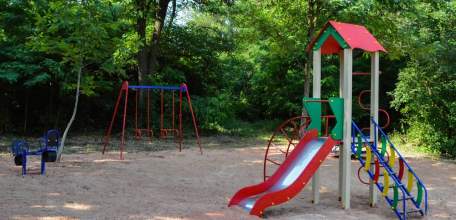 Прокурор Елецкого района возбудил дела об административном правонарушении в отношении глав 5 сельских администраций в связи с неудовлетворительным состоянием детских игровых площадок