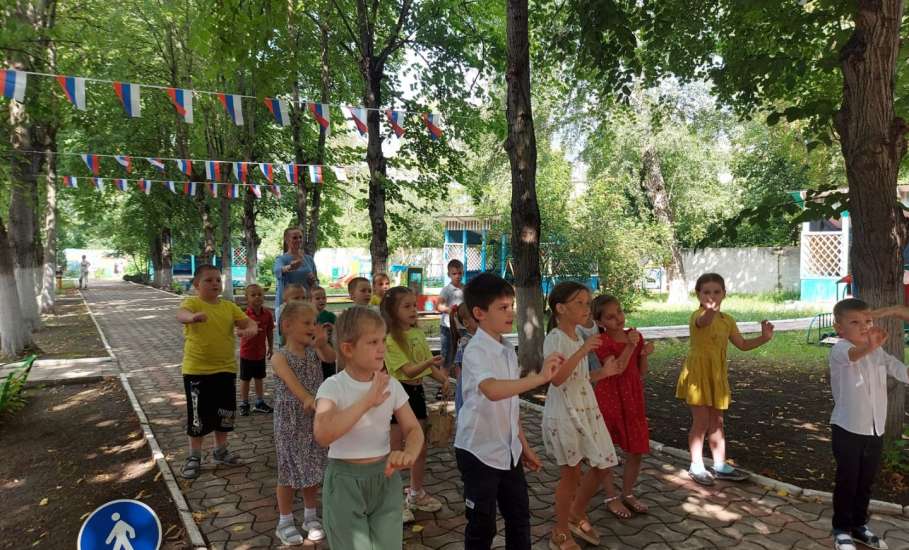 В Ельце проводятся профилактические мероприятия ГИБДД в детских садах