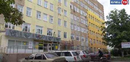 Современно, практично и эстетично: начался ремонт фасада поликлиники №2