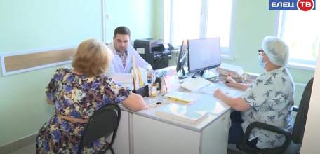 Квалифицированная помощь с доставкой: в Ельце липецкие врачи-онкологи провели прием пациентов