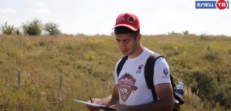 Елецкие школьники сходили в поход с главой города и заместителем губернатора