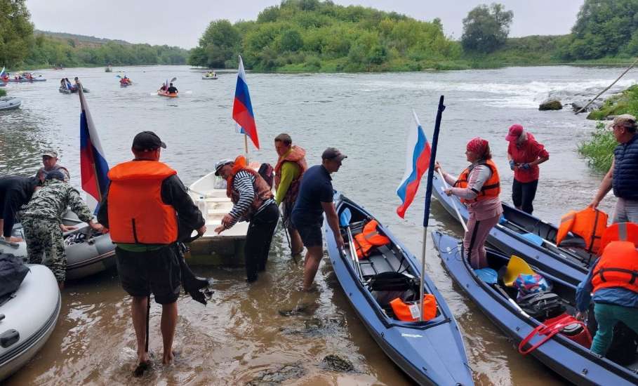 Традиционно в День Российского Флага прошла Речная регата