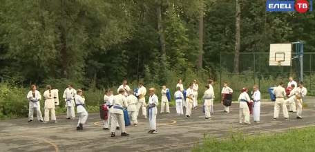 В «Белую берёзку» за спортивным результатом: в ДОЦ проходят тренировочные сборы юных каратистов