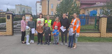 ГИБДД Ельца совместно с «родительским патрулем» детского сада №15 повели акцию «Внимание – дети!»