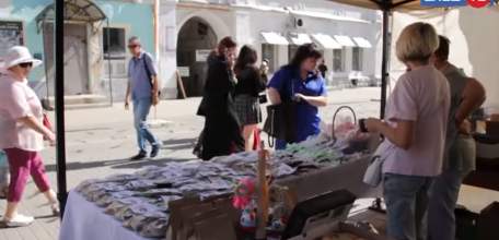 Волонтёры групп «Кулинарные войска» и «Защитное крыло» представили свою работу на ярмарке