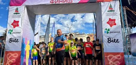 Более 1000 человек пробежали по улицам старинного города на Елецком полумарафоне