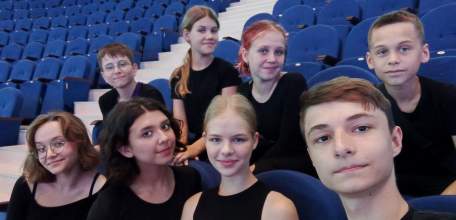 Десять воспитанников ДШИ им. Л.С. Соколовой из Ельца стали участниками театральной смены «Школьная классика»