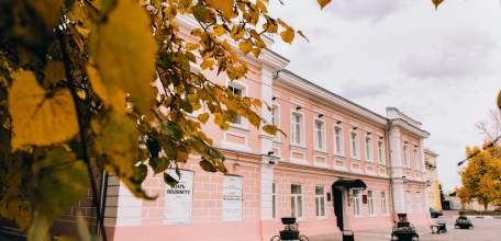 Людей искусства драматического театра «Бенефис» отметили в День города Ельца