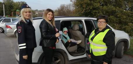 Сотрудники Госавтоинспекции и Родительский патруль на страже детской безопасности