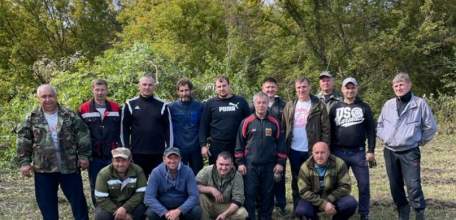 Глава Елецкого района помогает в очистке реки Воргол