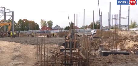 Активная фаза работ: глава Ельца Евгений Боровских посетил строительную площадку будущего ФОКа