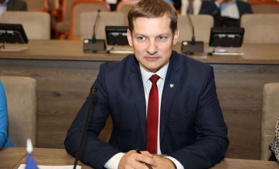 Максим Толстопятов из Ельца стал председателем комитета по законодательству и правовым вопросам в облсовете депутатов.